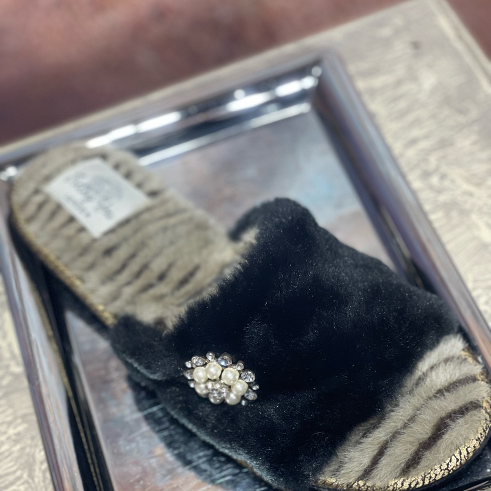 Pretty You “Harper” slippers
